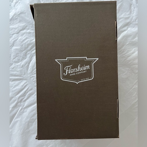 BNWT Florsheim Boys Tan Suede Dress Shoes sz 2Y with box Supacush - Picture 9 of 10